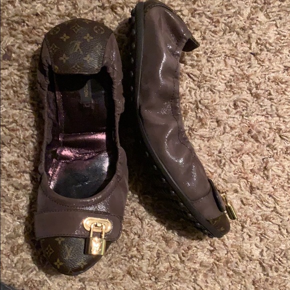 Louis Vuitton Monogram Lockit Ballet Flats - Picture 6 of 6